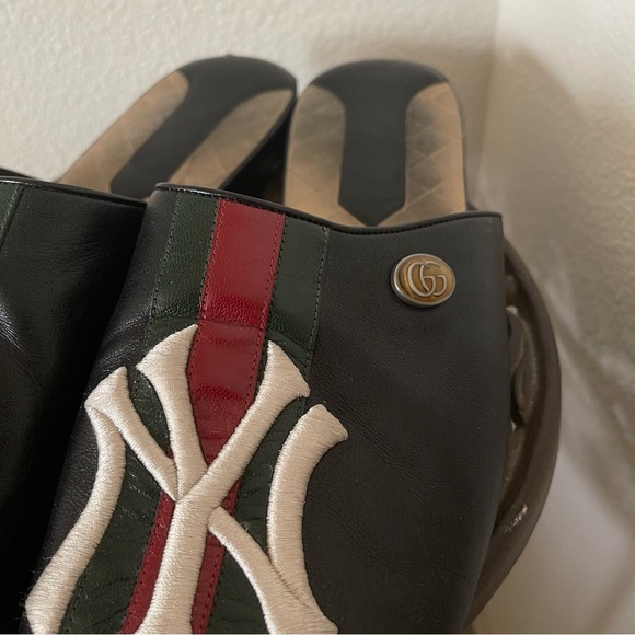 Gucci New York Yankees Leather Slides Slip Ons - Picture 3 of 7